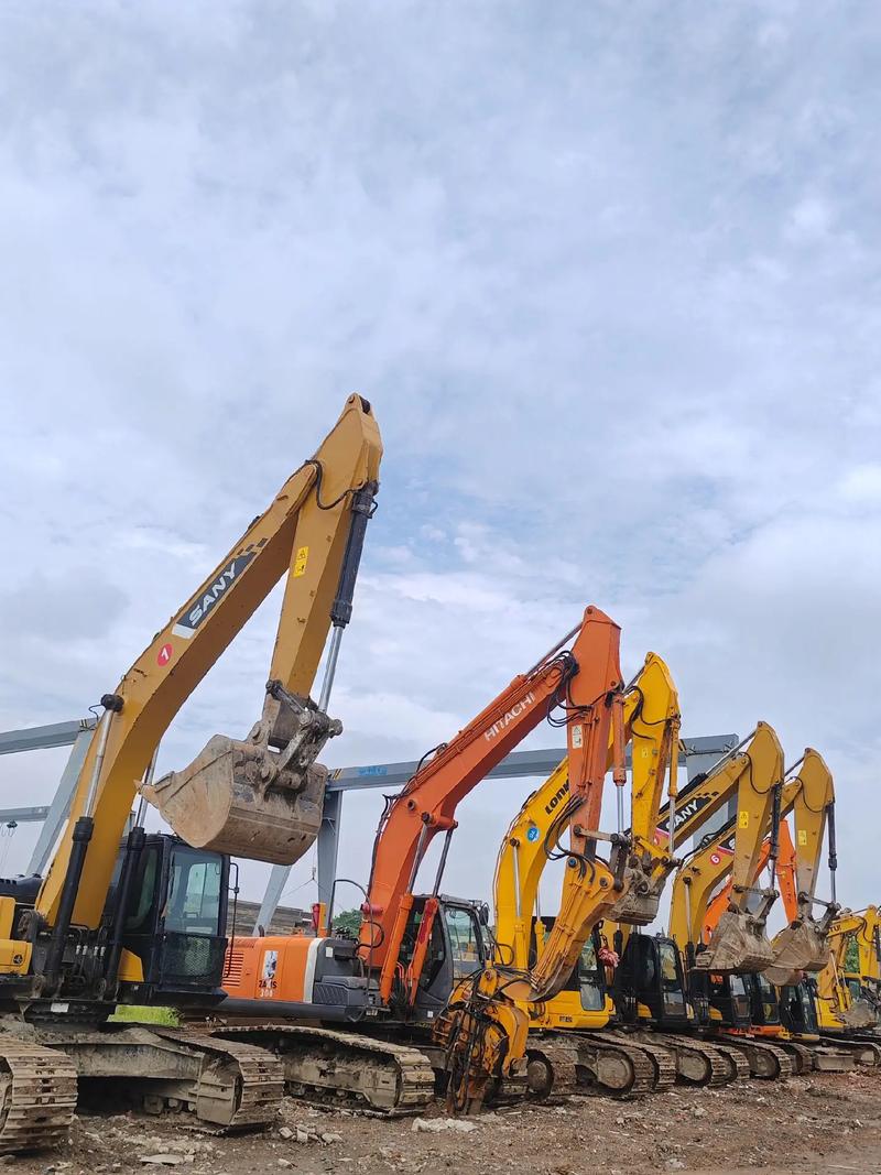 專(zhuān)業(yè)從事:工程機(jī)械 ,工程基礎(chǔ)維護(hù),打樁機(jī),挖掘機(jī)租賃,二手挖機(jī)